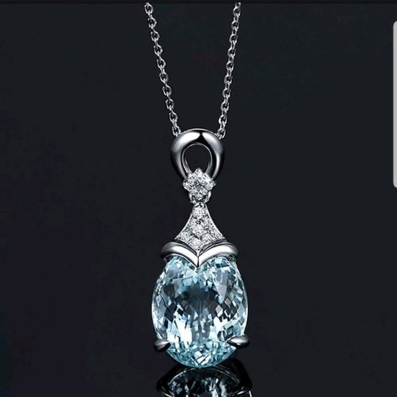 everrealli Jewelry - New light blue natural stone necklace pendant